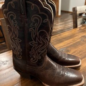 Ariat boots women 8 1/2 B